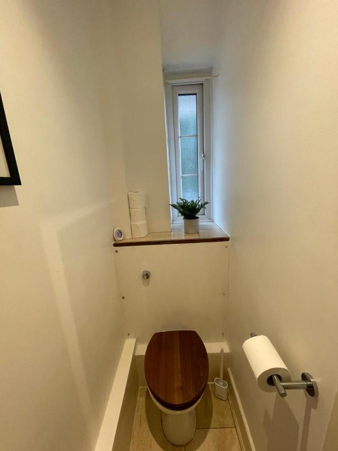 شقة Spacious Flat Opposite The Oval لندن المظهر الخارجي الصورة